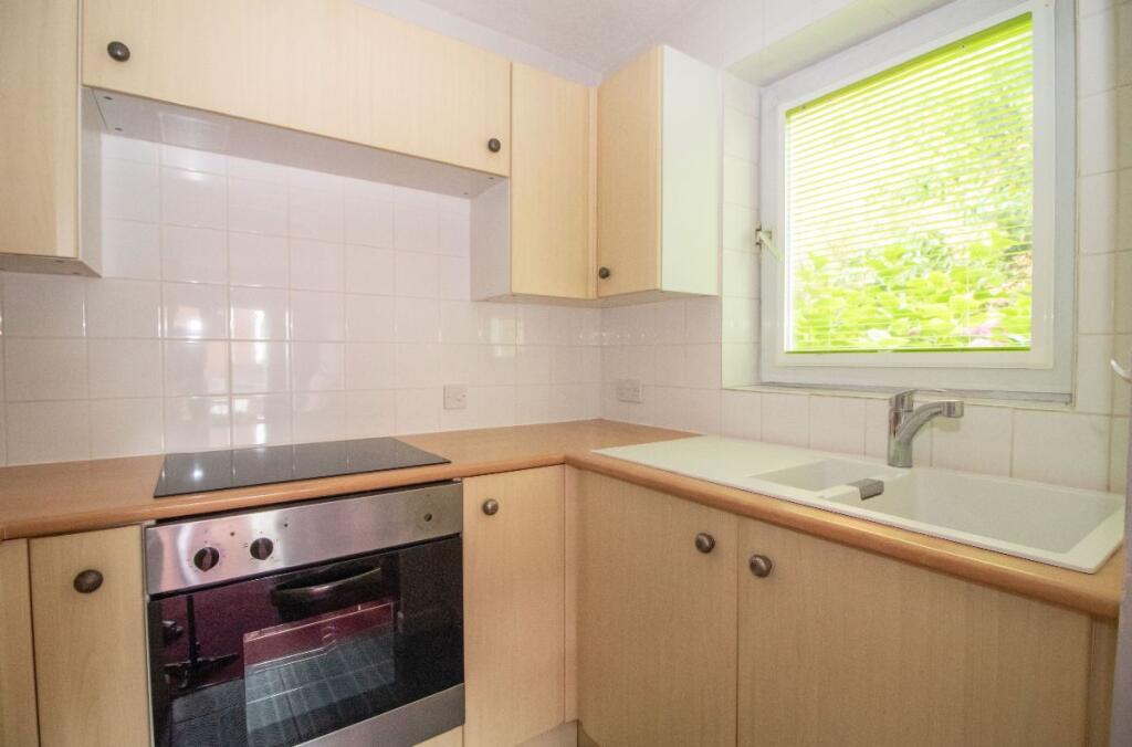 Homewater House, Waterlooville, PO7 7JZ - View 2
