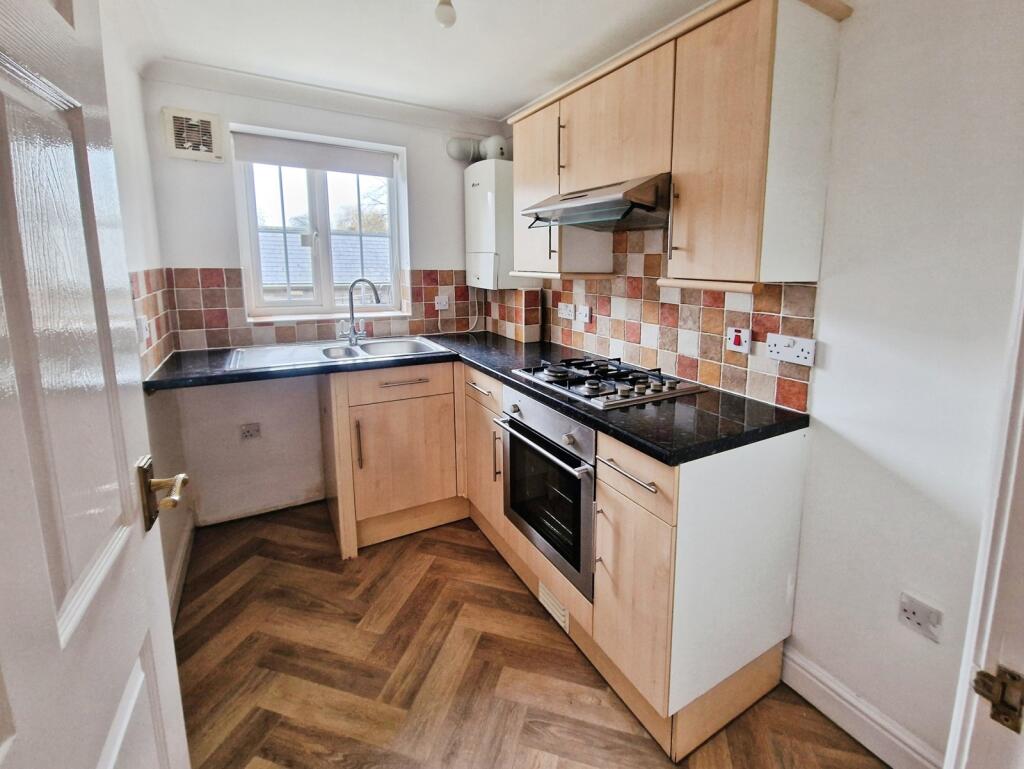 Brookside Close, Freshwater, Isle of Wight photo 3