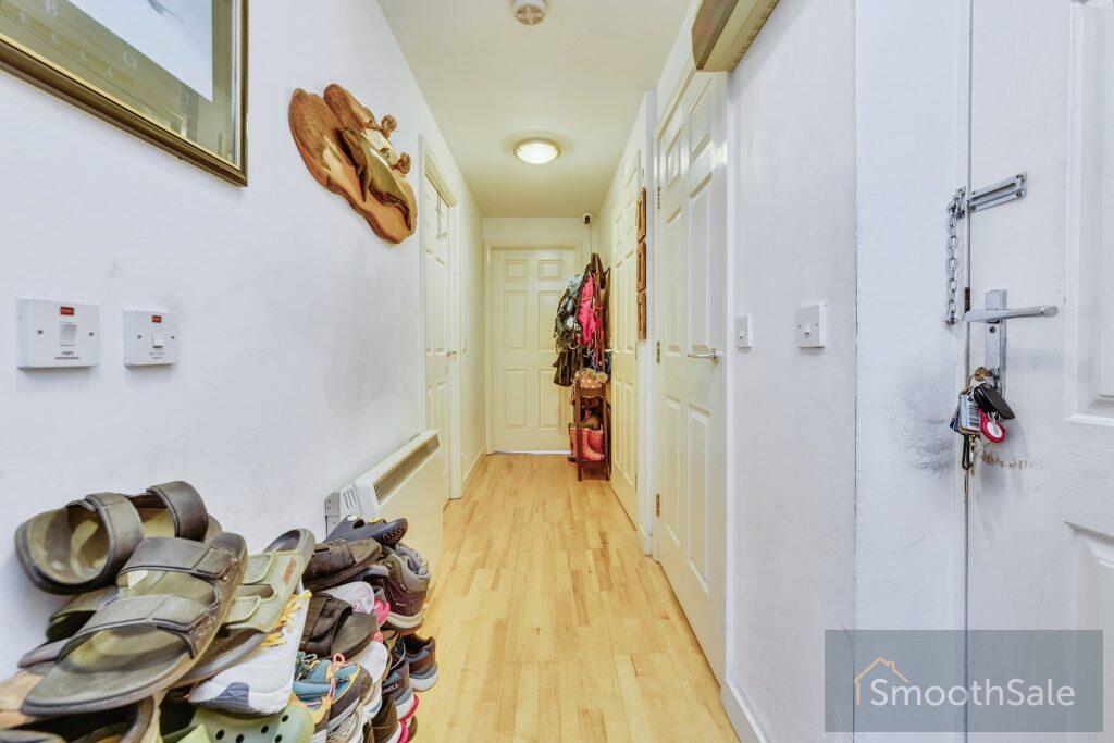 Apartment in Horsham, West Sussex - View 3