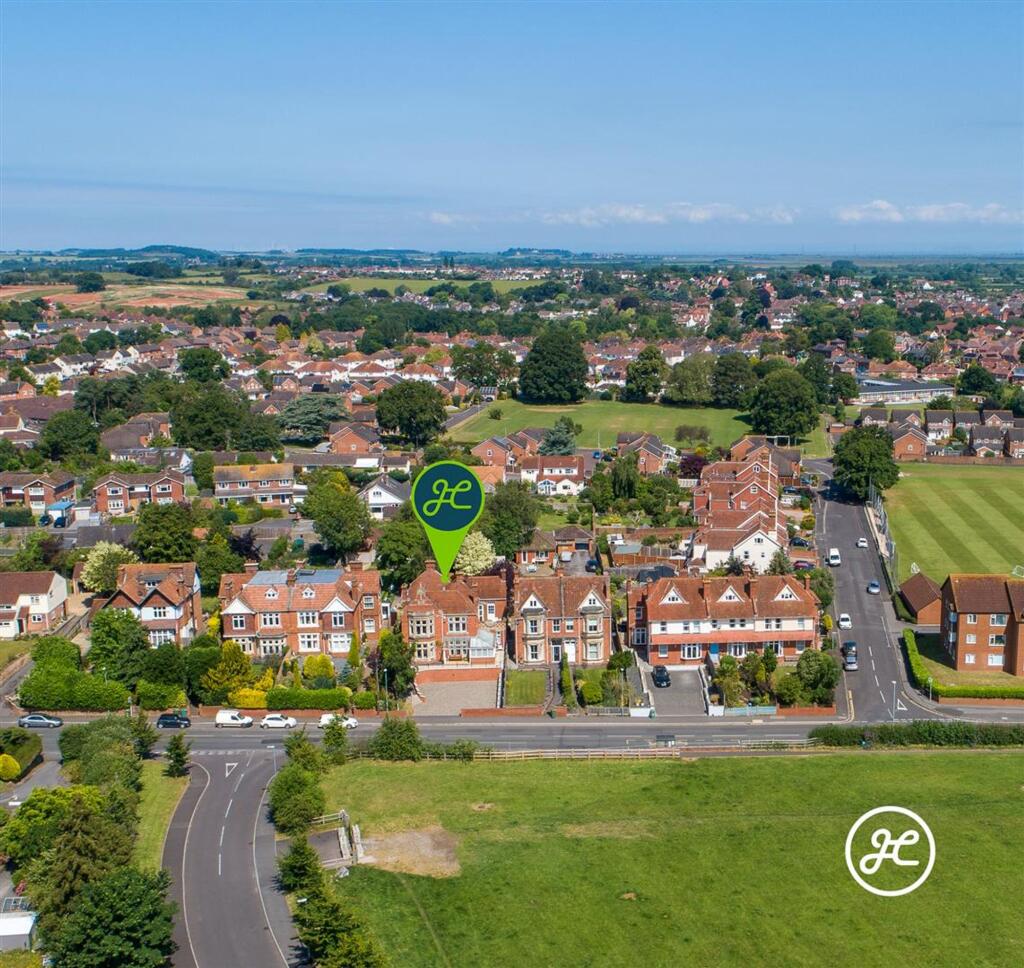 House in Taunton - View 4