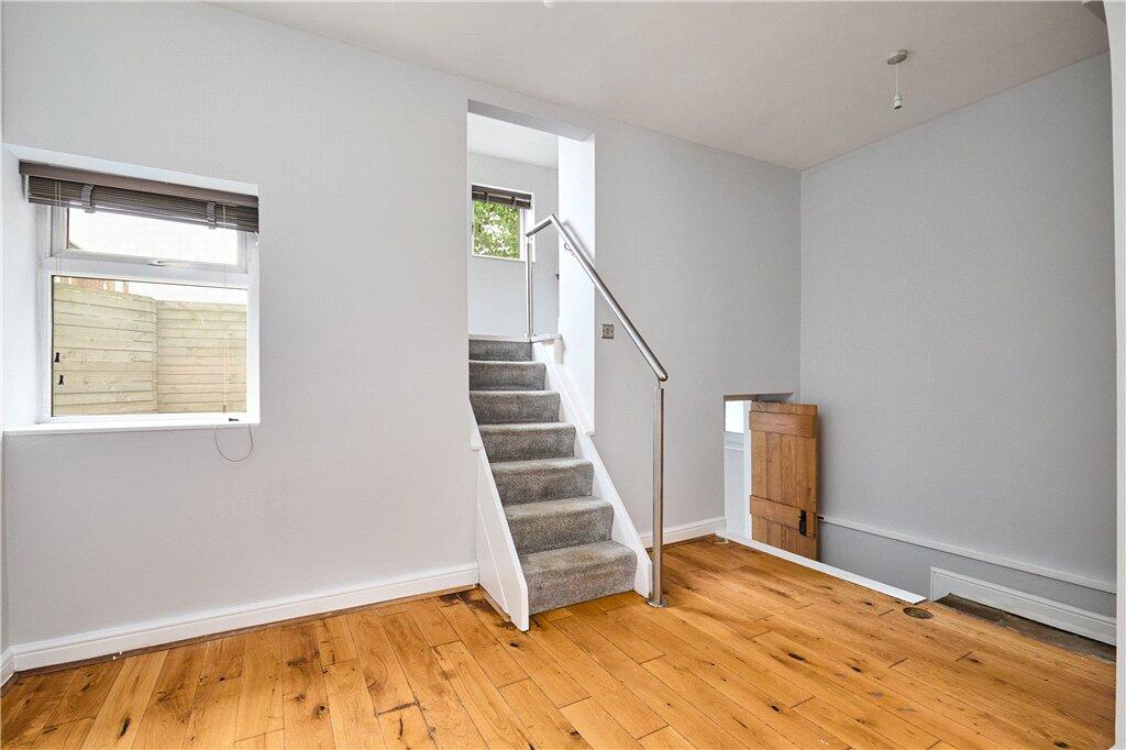 House in Bradford, Low Hill, Baildon - View 4