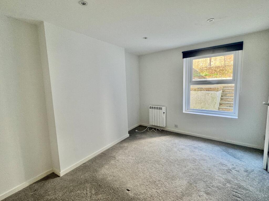 Apartment in Canterbury - View 5