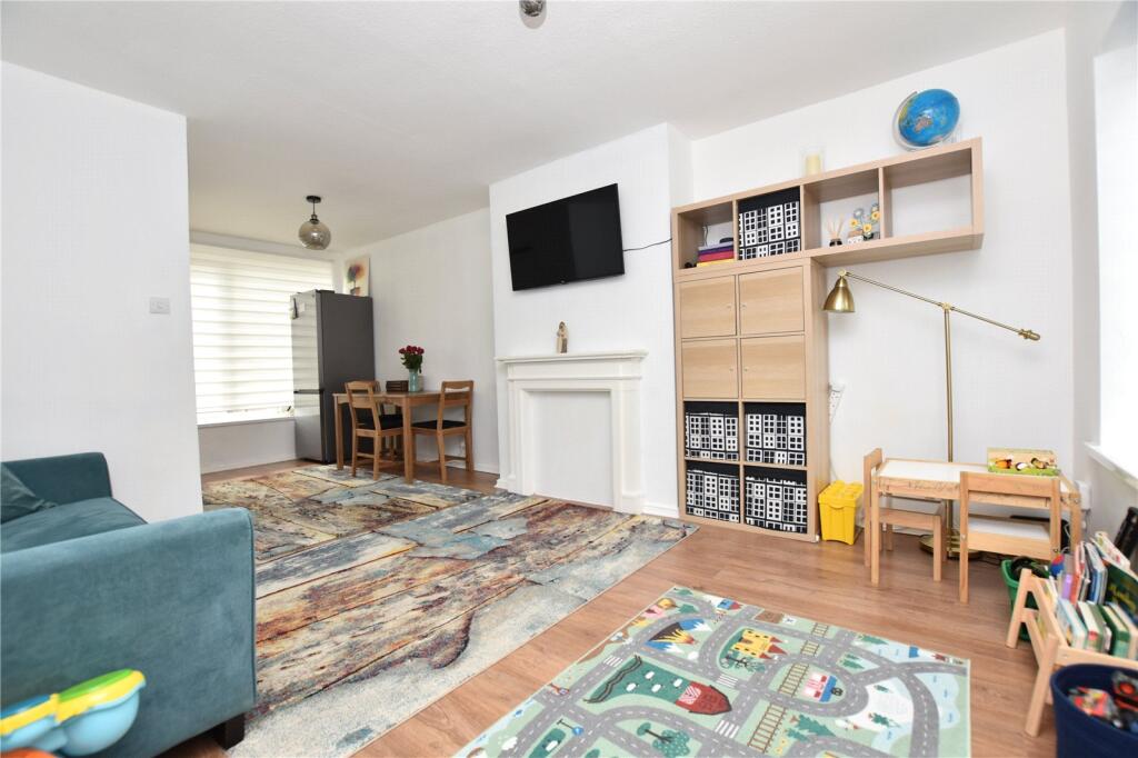 House in Leeds, City, Morley - View 2