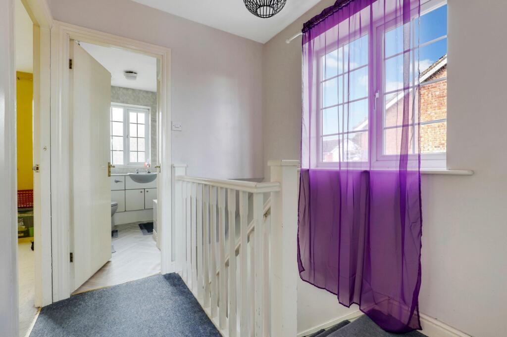 House in Ashfield, Hazelgrove, Hucknall - More