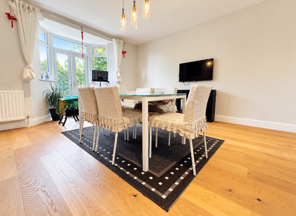 House in London - View 5