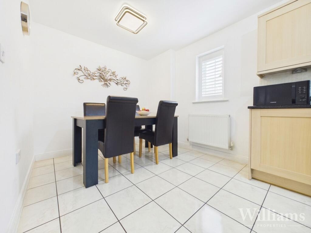 House in Aylesbury, Walton - View 4