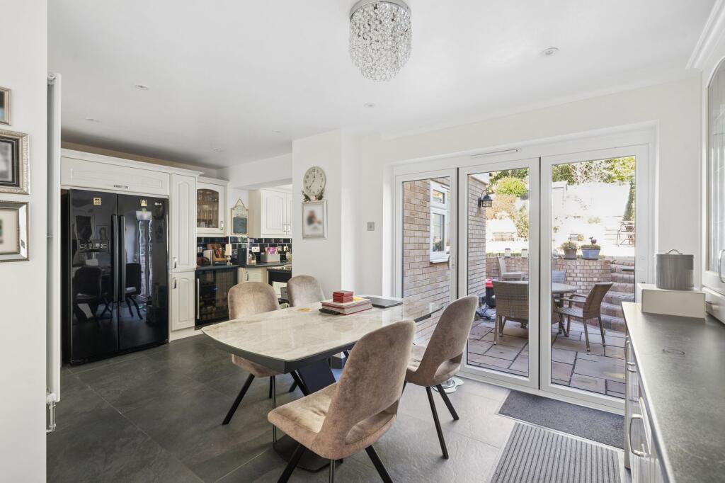 House in Three Rivers, Carpenders Park, Watford Rural - View 3