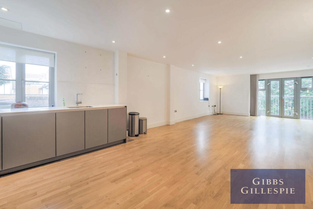 Main image of property: Oakridge Place, 46 Oak End Way, Gerrards Cross, SL9