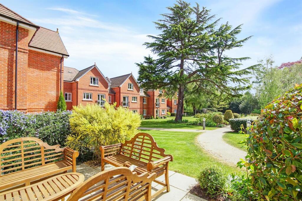 Faulkner House, Chislehurst, BR7 6FA photo 4