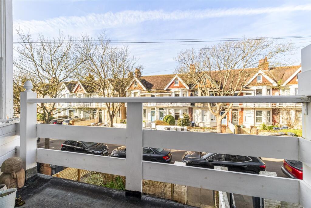Apartment in Worthing, West Sussex - View 5