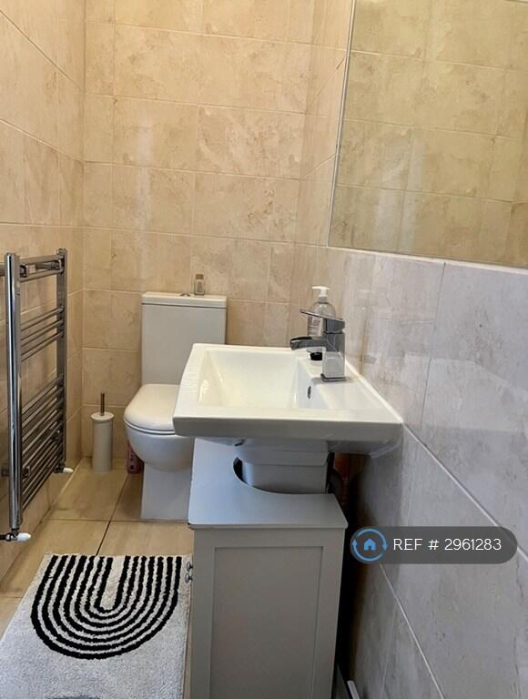 Apartment in Hull - View 3