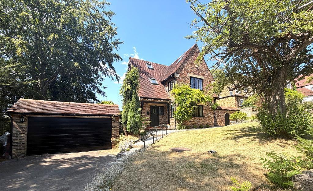 Main image of property: East Hill, Sanderstead, Surrey, CR2 0AL