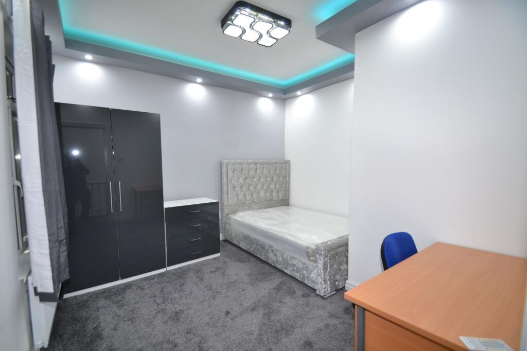 2 bedroom house share for rent