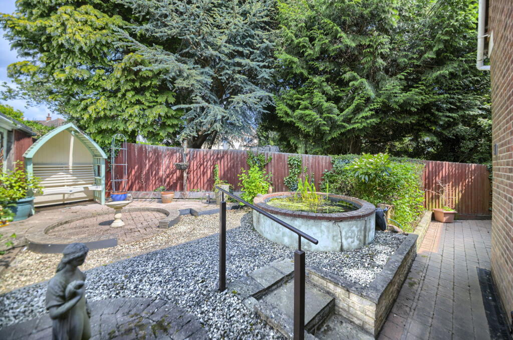 Fir Tree Walk, Market Harborough photo 2