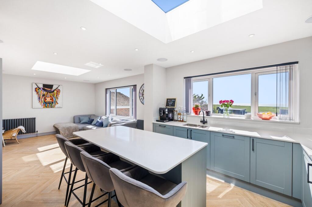 5 bed detached - Rodmell Avenue, Saltdean, BN2 image 5