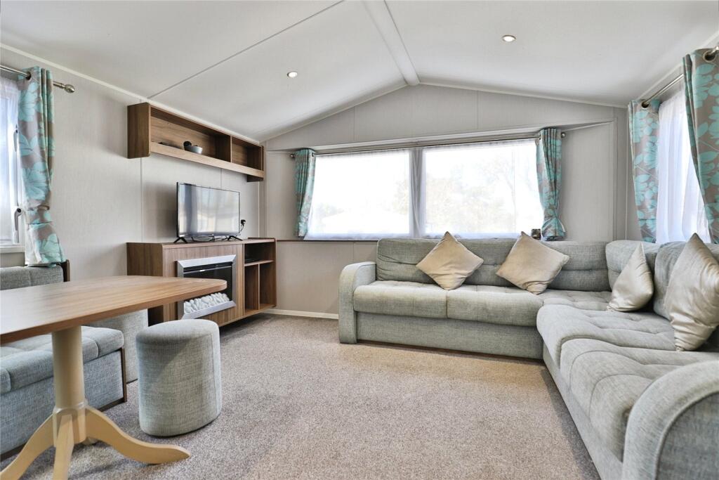 House in Poole, Turlin Moor - View 3