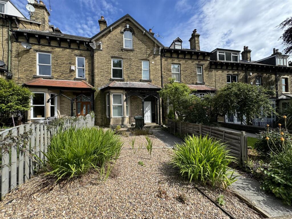 Main image of property: Kirkgate, Shipley