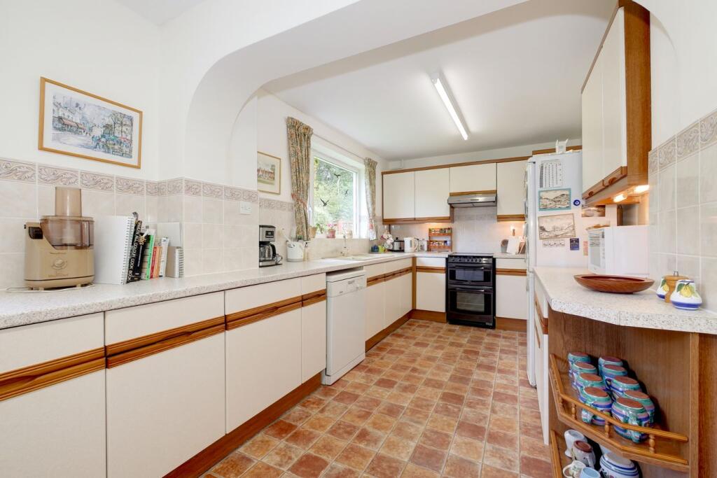 Cresta Close, Polegate, BN26 photo 4