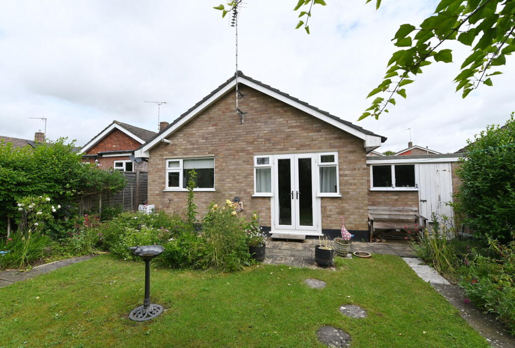 2-bed bungalow on Framlingham, Suffolk, £272,500