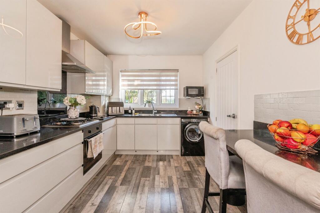 House in Rainham - View 5