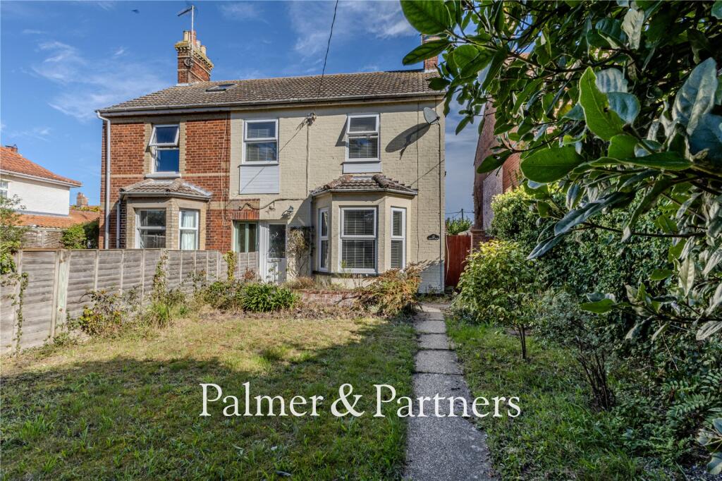 3-bed semi-detached on Fairfield Road, Reydon, Southwold, Suffolk, IP18, £400,000