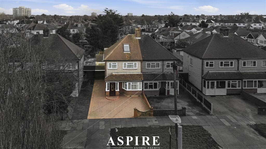 Bournemouth Park Road, Southend-On-Sea photo 2
