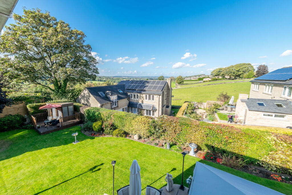 House in Huddersfield, Dogley Lane, Kirkburton - View 5