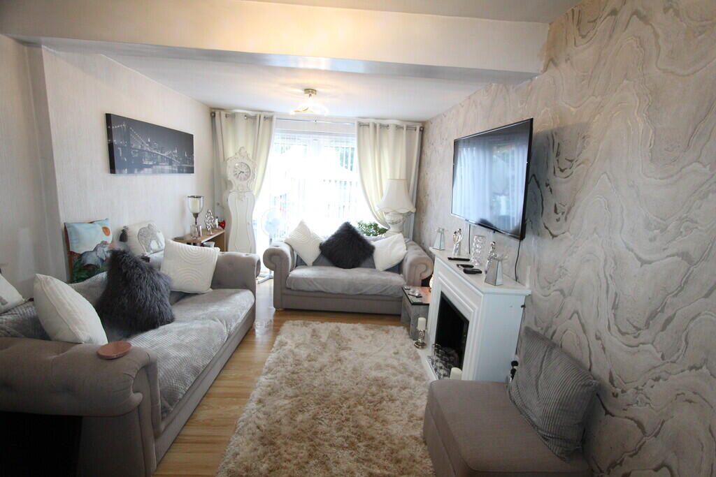 5 Balmoral Close photo 3