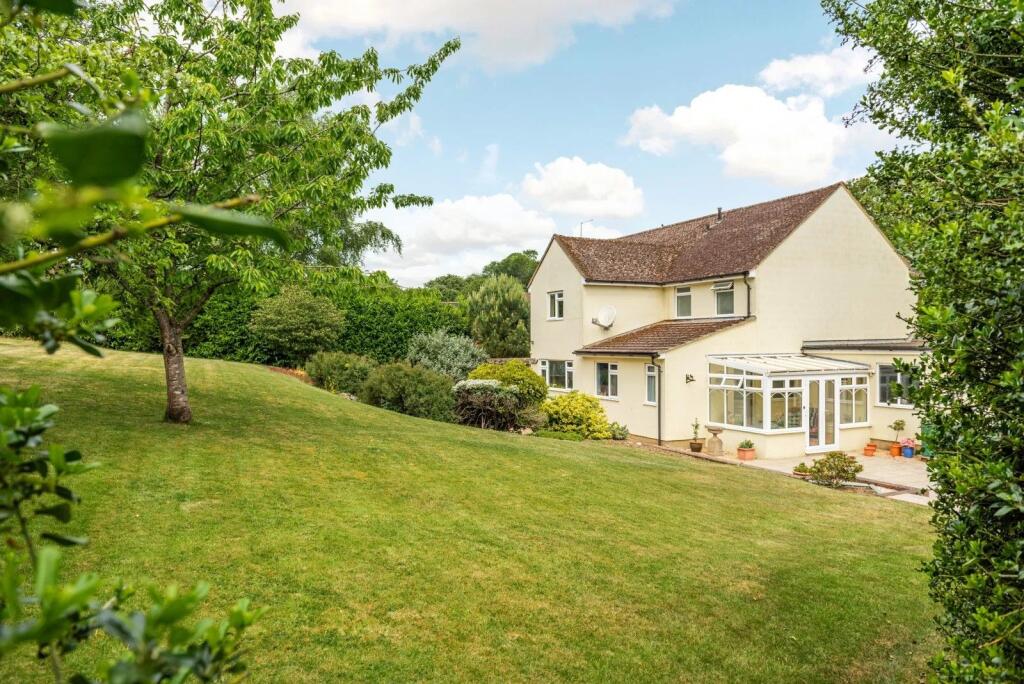 Main image of property: Rucklers Lane, Kings Langley, WD4