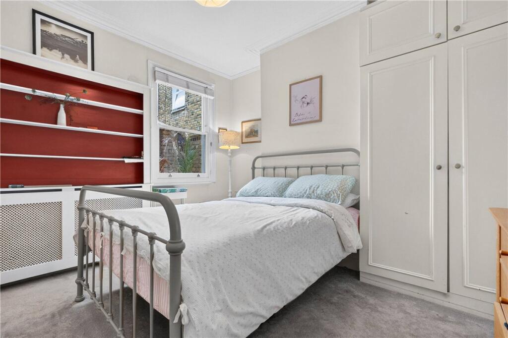 Apartment in London - More