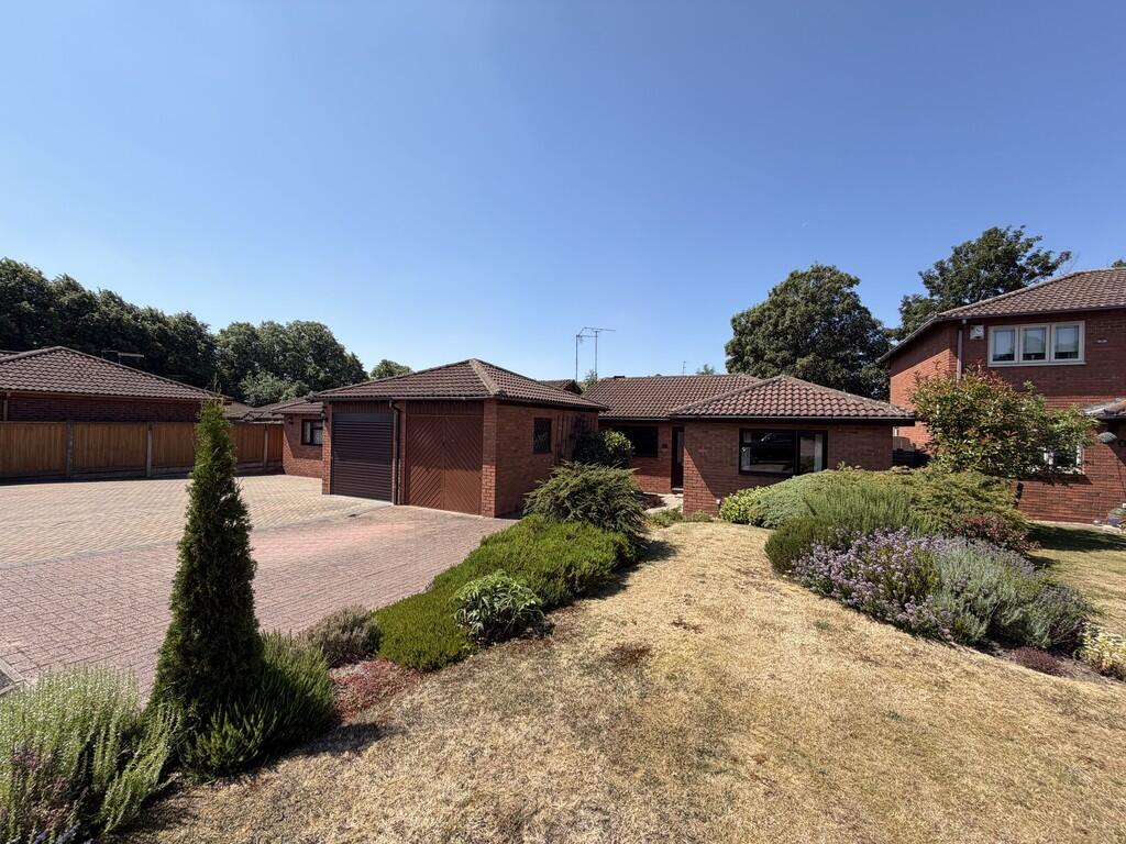Main image of property: Linden Lea, Bedworth