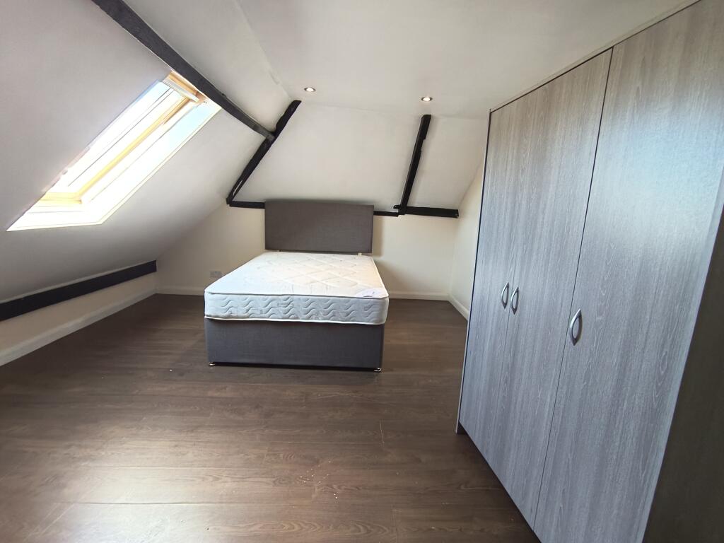 Apartment in Bristol - More
