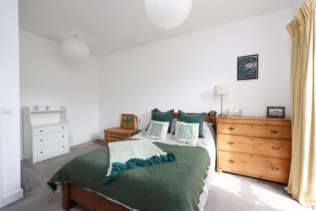 Apartment in Bristol - More
