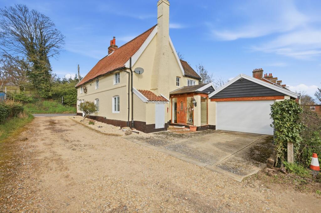 Main image of property: Melton Hill, Woodbridge, IP12