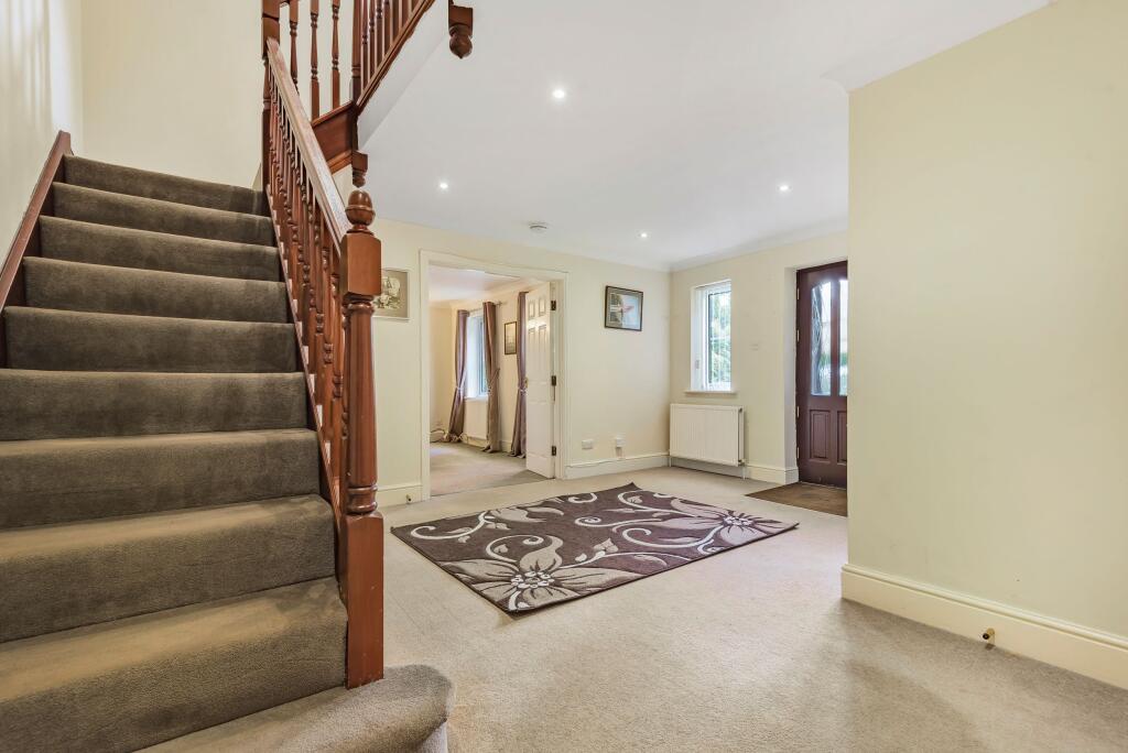 House in Leeds, West Yorkshire - View 4