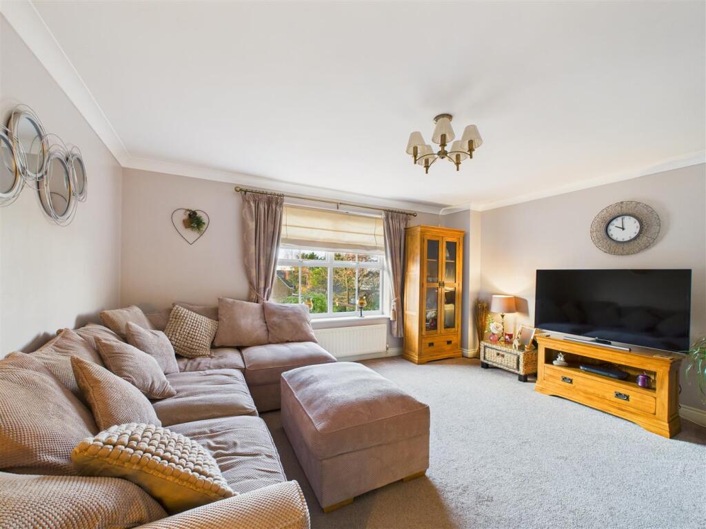 Barberry Court, Brough photo 3