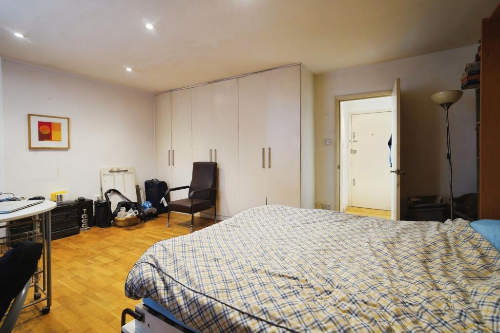 Queensborough Terrace, London, W2 photo 2