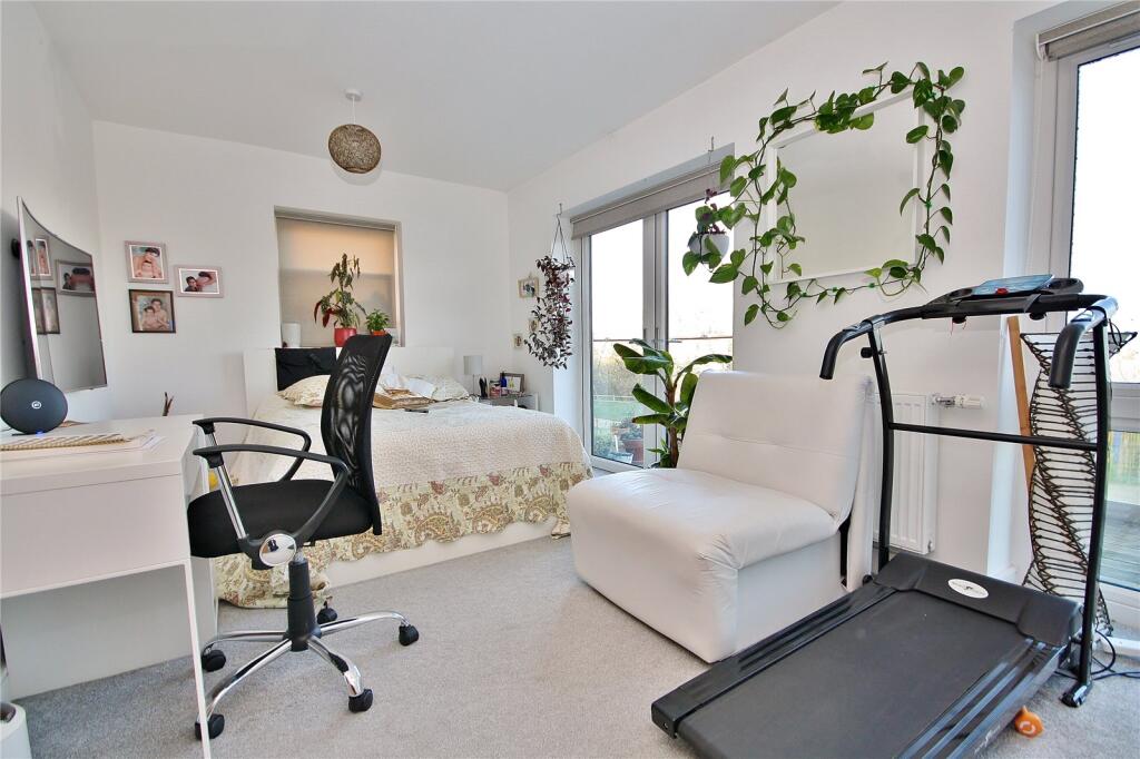 House in Woking, Surrey - View 5