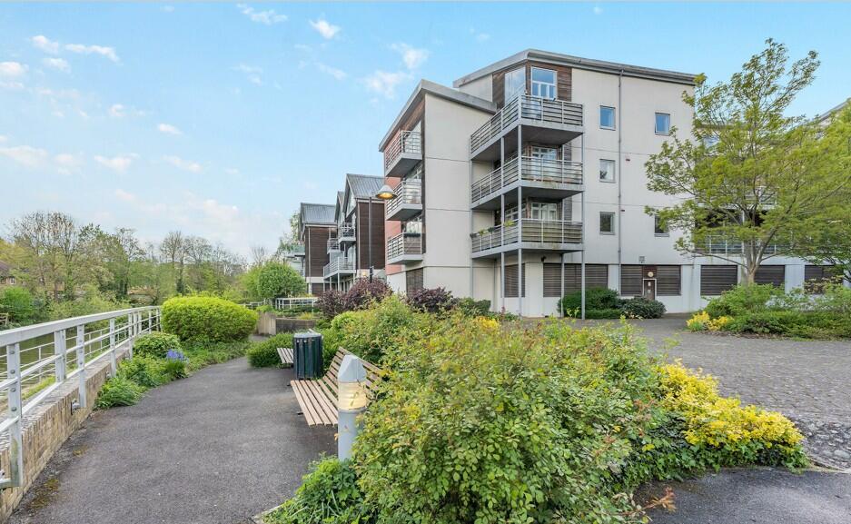 2-bed house on Kingfisher Meadow, Maidstone, Kent, £220,000