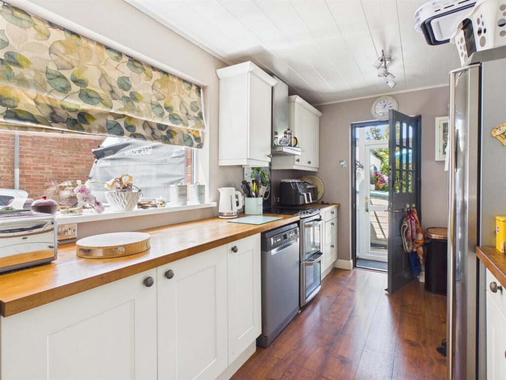 House in Kingswood, Hanham Abbots - More