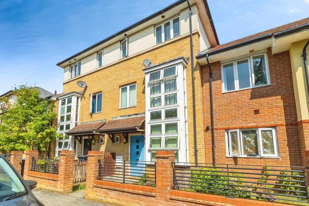 Main image of property: Seaton Grove, Broughton, Milton Keynes, Buckinghamshire, MK10