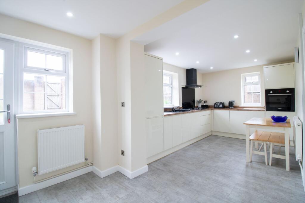 House in Blackwood, Cwmgelli, Caerphilly - View 2