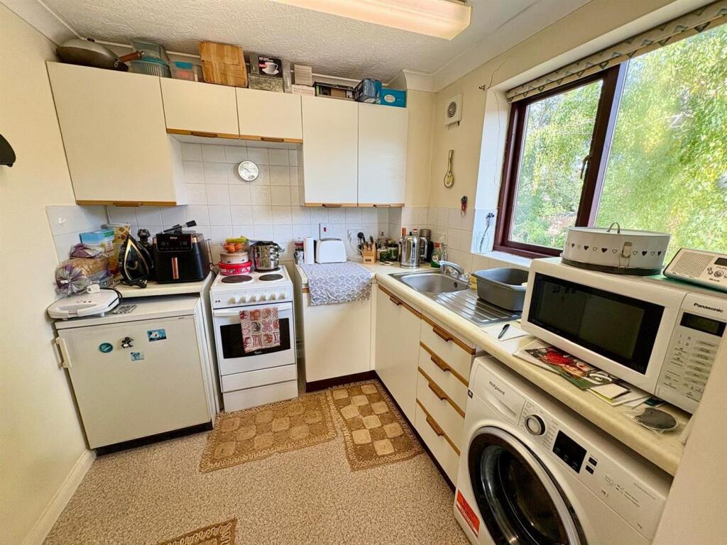 Apartment in Guildford - View 2