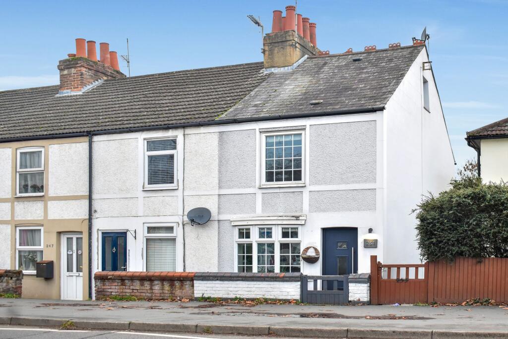 2-bed terraced on Kingston Road, Leatherhead, KT22, £375,000