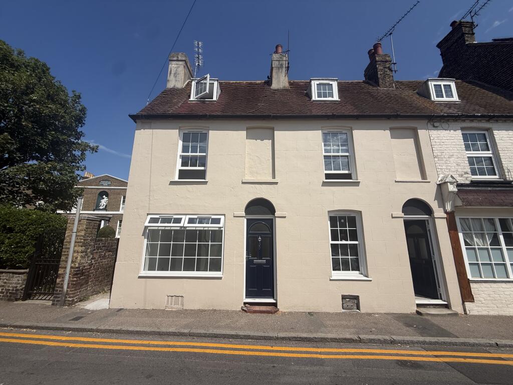 Main image of property: High Street, St. Peters