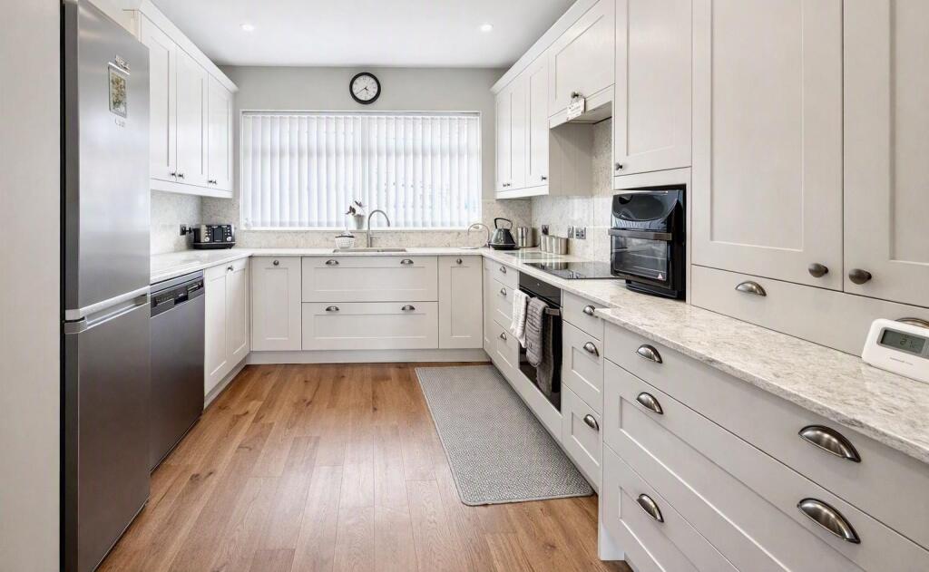 House in Halifax - View 3