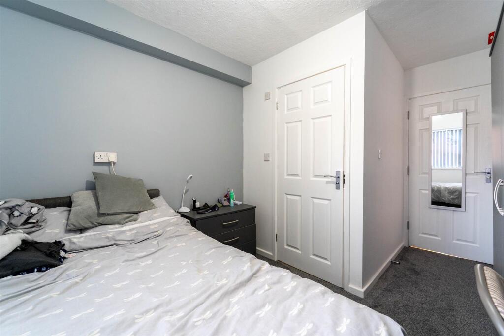 5 bedroom house for rent