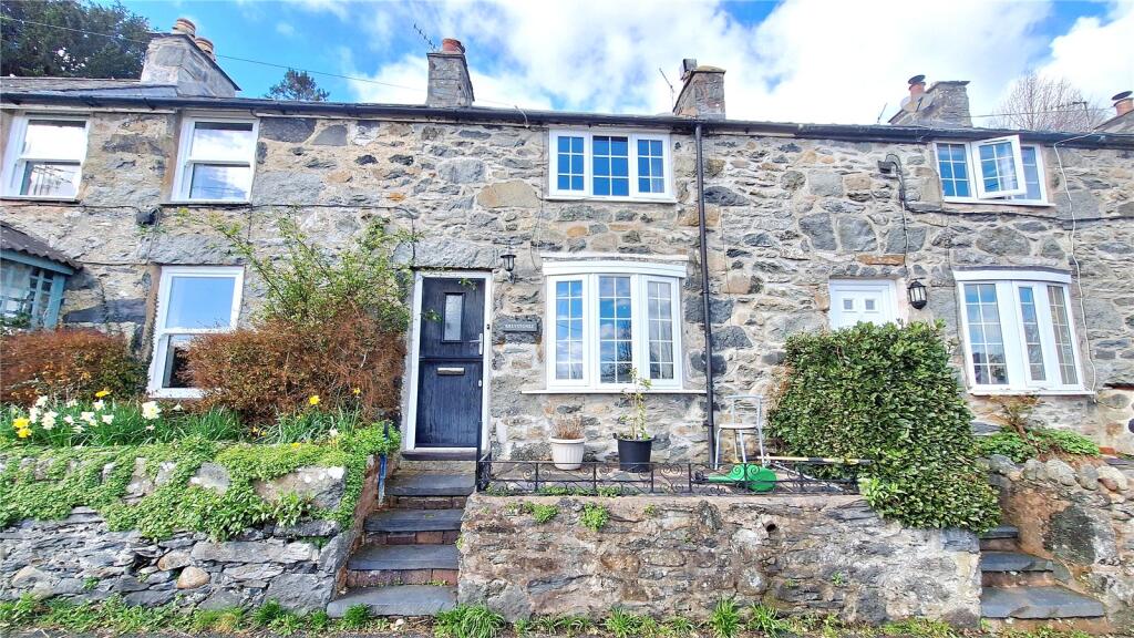 Main image of property: Tan Yr Ywen, Llanbedr-Y-Cennin, Conwy, LL32