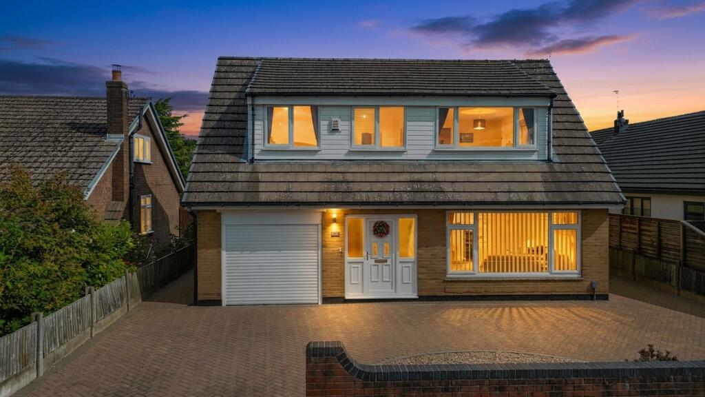 Main image of property: Lime Grove, Lowton, WA3
