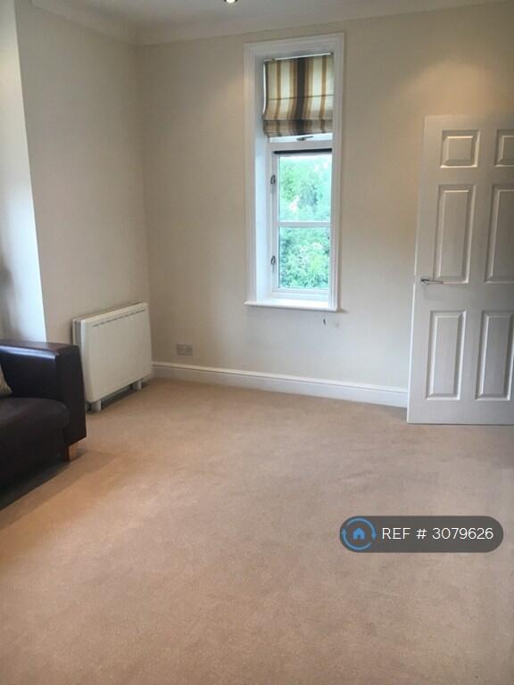 Apartment in Slough - View 2